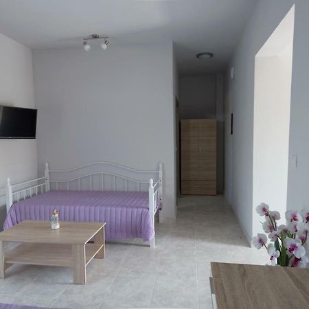 Paulsia Apartments Psinthos Bagian luar foto